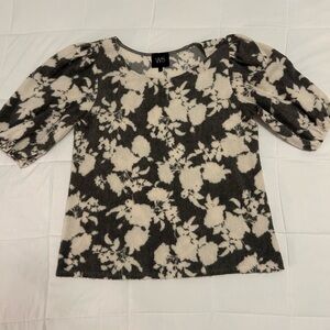 W5 Women's Grey and white Floral Top